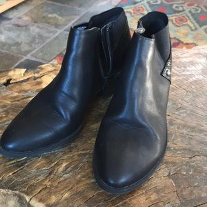 Simply Vera Wang black booties